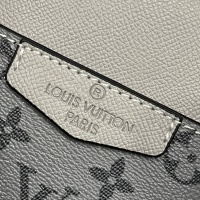 $64.00 USD Louis Vuitton AAA Man Messenger Bags #1094424
