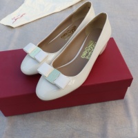 $96.00 USD Salvatore Ferragamo Flat Shoes For Women #1099040