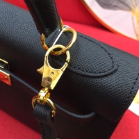 $98.00 USD Hermes AAA Quality Handbags For Women #1225290