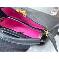 $76.00 USD Louis Vuitton AAA Quality Messenger Bags For Women #1233177