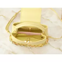 $92.00 USD Louis Vuitton AAA Quality Messenger Bags For Women #1271106