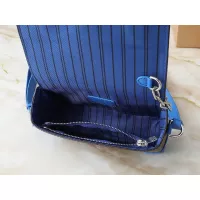 $56.00 USD Louis Vuitton AAA Quality Messenger Bags For Women #1275207