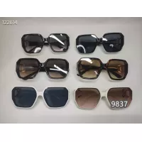 $25.00 USD Chanel Sunglasses #1290415