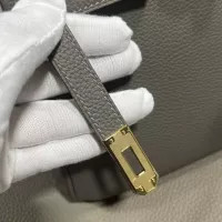$98.00 USD Hermes AAA Quality Handbags For Women #1298965