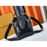 $92.00 USD Louis Vuitton AAA Quality Messenger Bags For Women #1300866