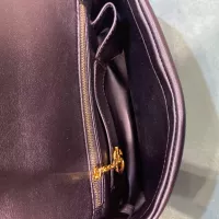 $85.00 USD Gucci AAA Quality Messenger Bags For Women #1301400