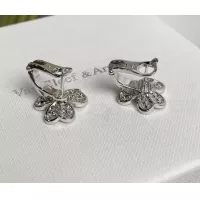$52.00 USD Van Cleef & Arpels Earrings For Women #1302527
