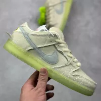 $88.00 USD Nike SB Dunk-Low For Women #1304923