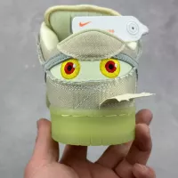 $88.00 USD Nike SB Dunk-Low For Women #1304923