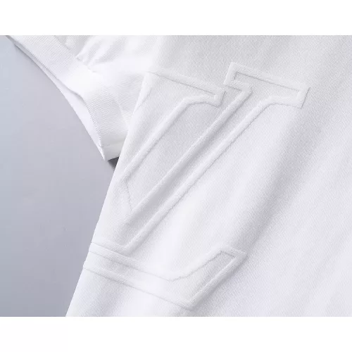 Replica Louis Vuitton LV T-Shirts Short Sleeved For Men #1315552 $25.00 USD for Wholesale
