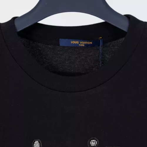 Replica Louis Vuitton LV T-Shirts Short Sleeved For Unisex #1317681 $48.00 USD for Wholesale