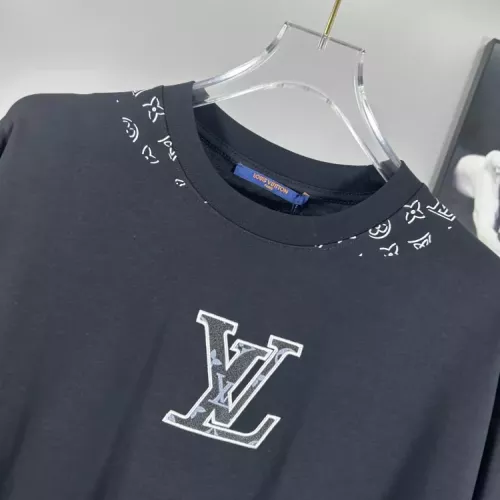 Replica Louis Vuitton LV T-Shirts Short Sleeved For Unisex #1317689 $45.00 USD for Wholesale
