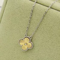 $68.00 USD Van Cleef & Arpels Jewelry Set For Women #1312616