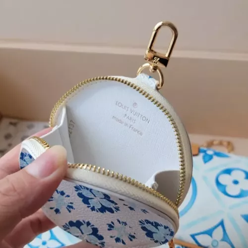 Replica Louis Vuitton AAA Quality Messenger Bags For Women #1321977 $128.00 USD for Wholesale