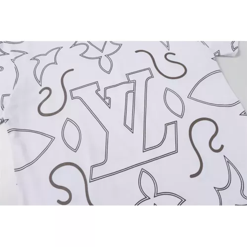 Replica Louis Vuitton LV T-Shirts Short Sleeved For Unisex #1322047 $36.00 USD for Wholesale