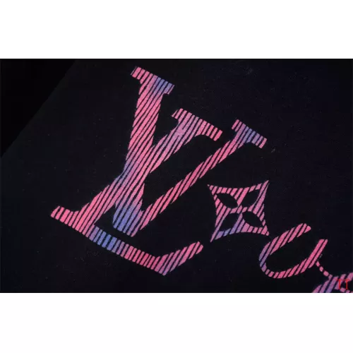 Replica Louis Vuitton LV T-Shirts Short Sleeved For Unisex #1323146 $32.00 USD for Wholesale