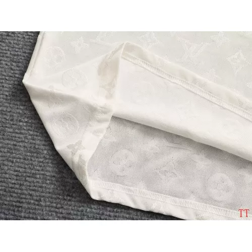Replica Louis Vuitton LV T-Shirts Short Sleeved For Unisex #1323290 $39.00 USD for Wholesale