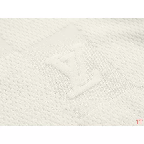 Replica Louis Vuitton LV T-Shirts Short Sleeved For Unisex #1323301 $39.00 USD for Wholesale