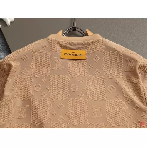 Replica Louis Vuitton LV T-Shirts Short Sleeved For Unisex #1323302 $39.00 USD for Wholesale