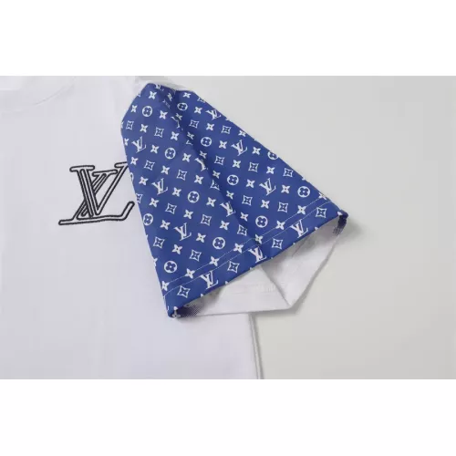 Replica Louis Vuitton LV T-Shirts Short Sleeved For Unisex #1323364 $36.00 USD for Wholesale