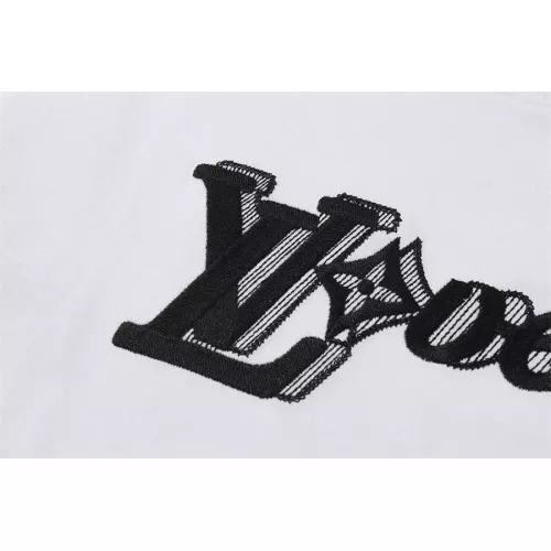 Replica Louis Vuitton LV T-Shirts Short Sleeved For Unisex #1323366 $36.00 USD for Wholesale