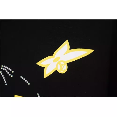 Replica Louis Vuitton LV T-Shirts Short Sleeved For Unisex #1323375 $36.00 USD for Wholesale
