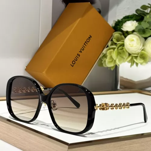 Louis Vuitton AAA Quality Sunglasses #1323834