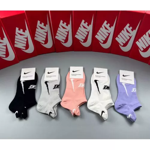 Nike Socks For Women #1325534