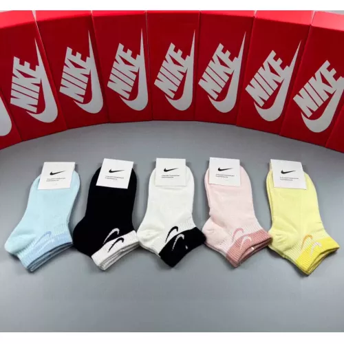 Nike Socks For Women #1325535