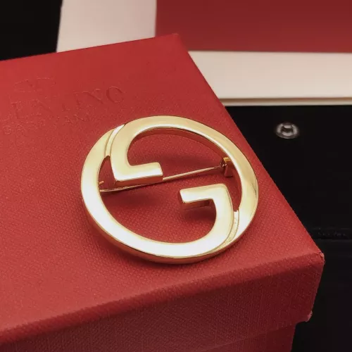 Replica Gucci Brooches For Women #1327517 $29.00 USD for Wholesale