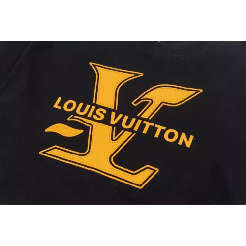 Replica Louis Vuitton LV T-Shirts Short Sleeved For Unisex #1328431 $45.00 USD for Wholesale