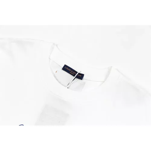 Replica Louis Vuitton LV T-Shirts Short Sleeved For Unisex #1328435 $45.00 USD for Wholesale