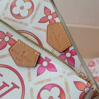 $128.00 USD Louis Vuitton AAA Quality Messenger Bags For Women #1321978
