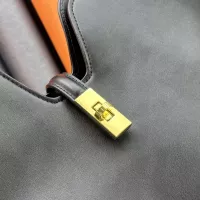 $80.00 USD Louis Vuitton AAA Quality Messenger Bags For Women #1322186