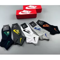 $25.00 USD Nike Socks #1324928