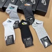 $25.00 USD Nike Socks #1324929
