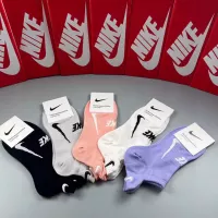 $25.00 USD Nike Socks For Women #1325534