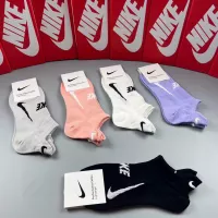 $25.00 USD Nike Socks For Women #1325534