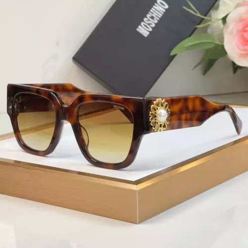 Moschino AAA Quality Sunglasses #1333958
