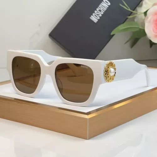 Moschino AAA Quality Sunglasses #1333959
