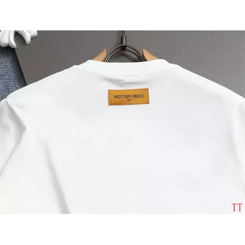 Replica Louis Vuitton LV T-Shirts Short Sleeved For Unisex #1335546 $39.00 USD for Wholesale