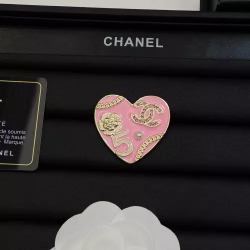 Chanel Brooches For Women #1338192