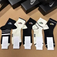 $27.00 USD Nike Socks #1332428