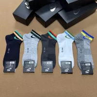$25.00 USD Nike Socks #1332492