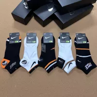 $25.00 USD Nike Socks #1332493
