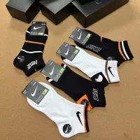 $25.00 USD Nike Socks #1332493