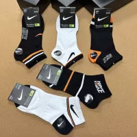 $25.00 USD Nike Socks #1332493