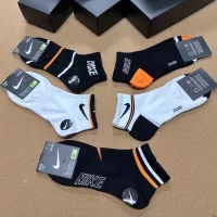 $25.00 USD Nike Socks #1332493