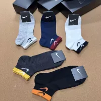 $25.00 USD Nike Socks #1332494