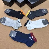 $25.00 USD Nike Socks #1332494
